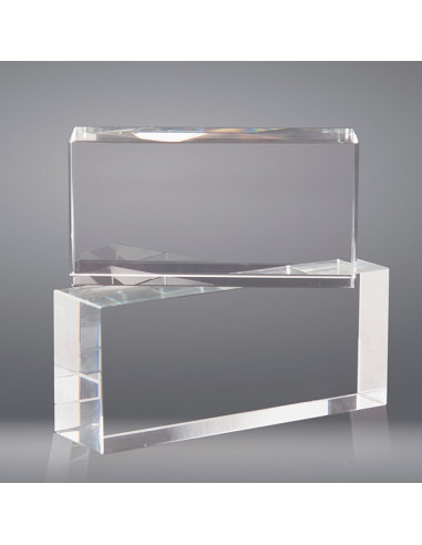 Trofeo sostenible de vidrio de alta calidad en forma de rectángulo, podemos grabar en láser, en 2D y 3D dentro del vidrio.