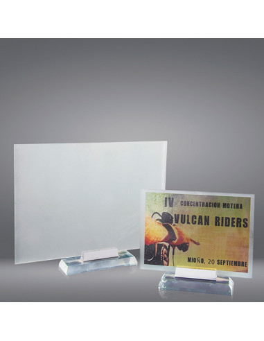 Trofeo sostenible de vidrio con base biselada, para grabado a todo color.