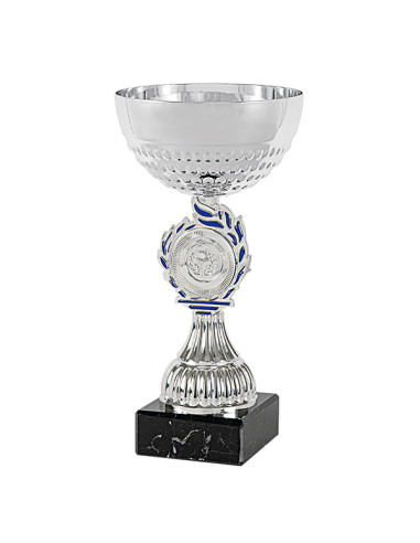 Trofeus ABM - Copa de participació platejada amb portamotius i got en metall, peanya negre.