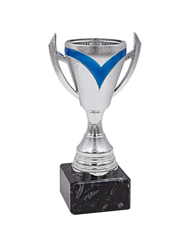 Copa de participación plateada en ABS con detalles azules y base de mármol negro.