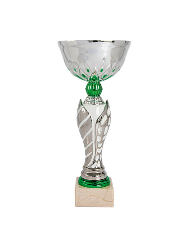 Copa deportiva plateada y blanca con detalles verdes y con vaso de metal, cuerpo de cerámica y base de mármol negro. 5 tamaños.