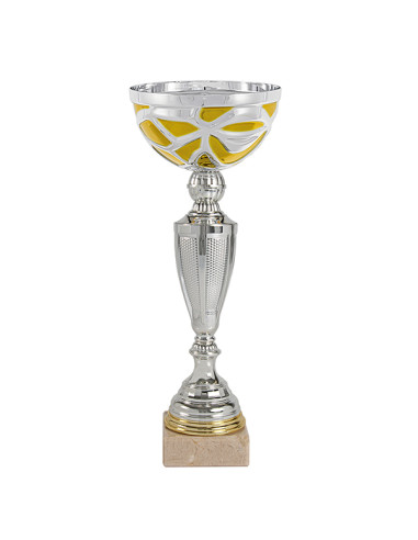 Copa deportiva plateada y dorada con el vaso de metal y base clara. 6 tamaños.