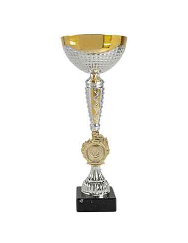 Copa deportiva plateada y dorada, con portamotivos deportivos, vaso de metal y base negra. 5 tamaños.
