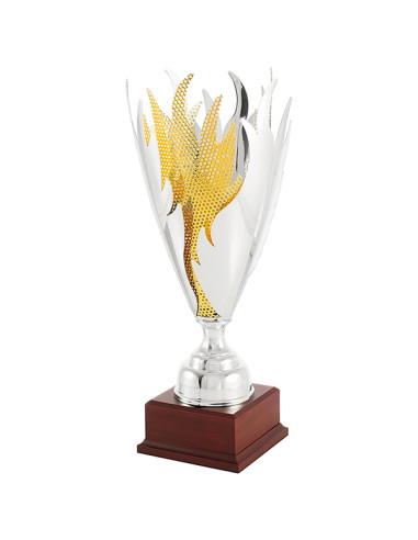 Copa deportiva de diseño en forma de llama, de metal bicolor, exterior plateado e interior dorado, con la base de madera