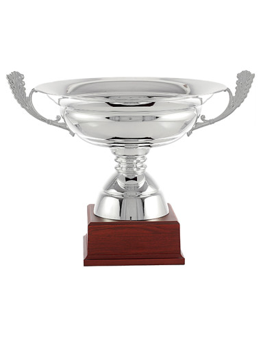 Copa deportiva elegante y clásica tipo 'Ensaladera', en metal plateado con asas decoradas y base de madera. 3 tamaños.