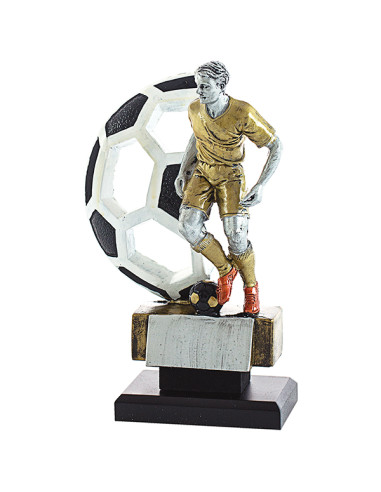 Trofeo de fútbol de un jugador masculino controlando la pelota en resina decorada.