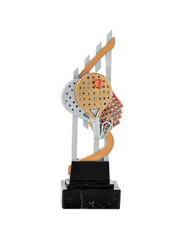 Trofeus ABM - Trofeu de pàdel en resina decorada amb dos pales i la pilota en coure.