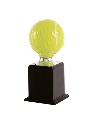Trofeo de tenis con la pelota amarilla y la base negra.