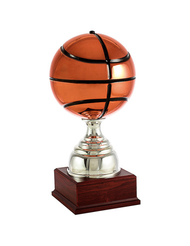 Trofeo de baloncesto de una pelota de metal pintada de color naranja y la base de madera. ¡Un muy buen trofeo para un muy buen p