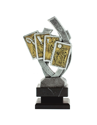 Trofeus ABM - Trofeu de cartes en resina decorada bicolor i peanya de marbre negre.