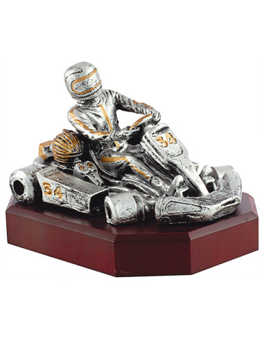 Trofeo de karts en resina decorada bicolor y base de madera.