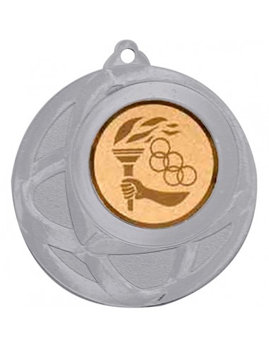 Medalla de diámetro 50mm plateada con motivo deportivo y cinta a elegir. Fondo negro para grabación en láser.