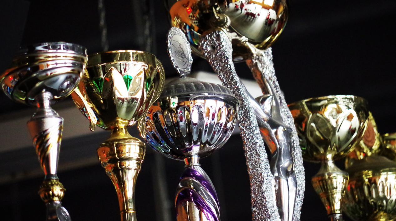 Comprar Trofeus per a Competicions: La Guia Definitiva per Trofeus Esportius, Medalles i Més