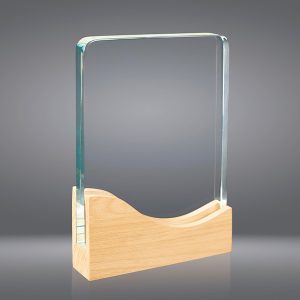 Trofeo Rectangular en Vidrio Óptico con Base de Madera de Haya 1014